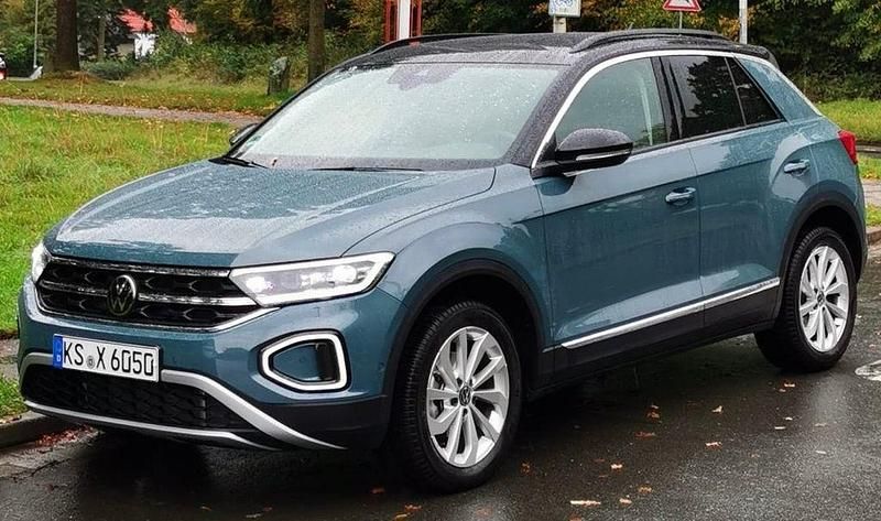 Gebraucht VW T-Roc Style 150 PS (110 kW) 2023 Blau SUV