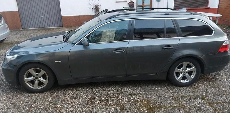 Gebraucht BMW 525 177 PS (130 kW) 2005 Grau Kombi