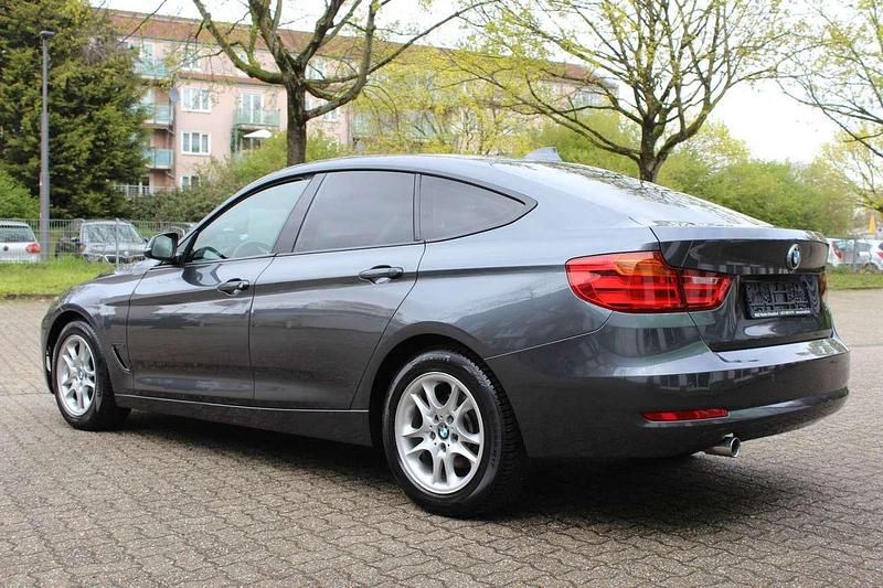 Gebraucht BMW 318 143 PS (105 kW) 2014 Mineralgrau metallic Limousine