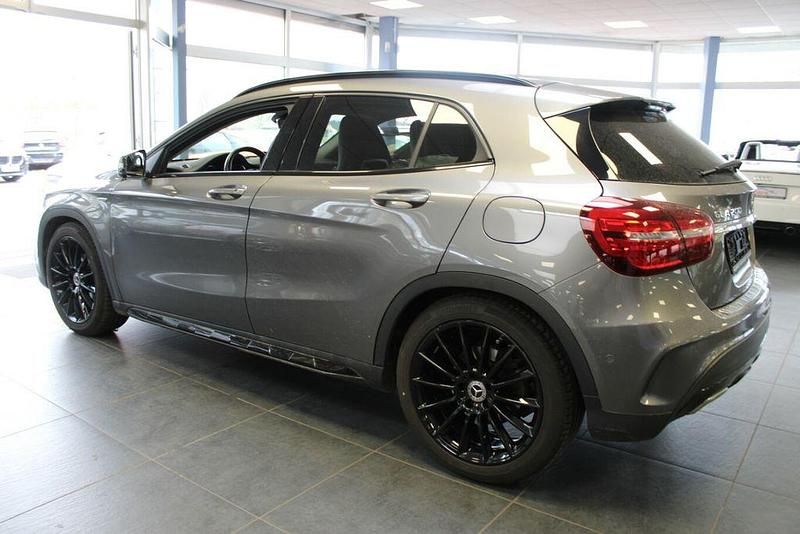 Gebraucht Mercedes GLA200 Edition 156 PS (114 kW) 2018 Grau SUV