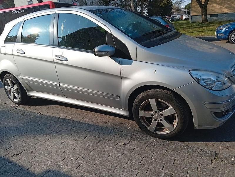 Gebraucht Mercedes 200 136 PS (100 kW) 2006 Silber Limousine