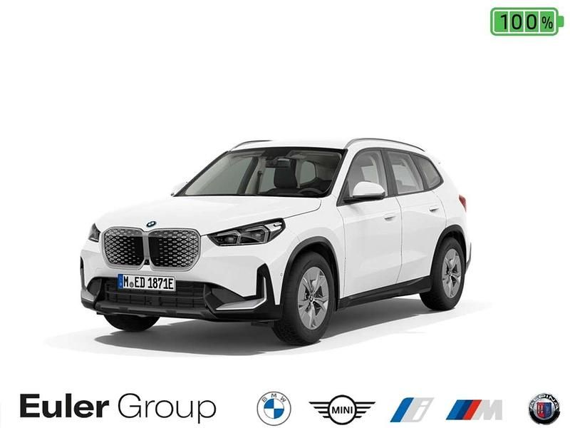 Weiss Gebraucht 2023 BMW iX1 Performance SUV | 35.899 € (Fairer Preis) - Bild 1/3
