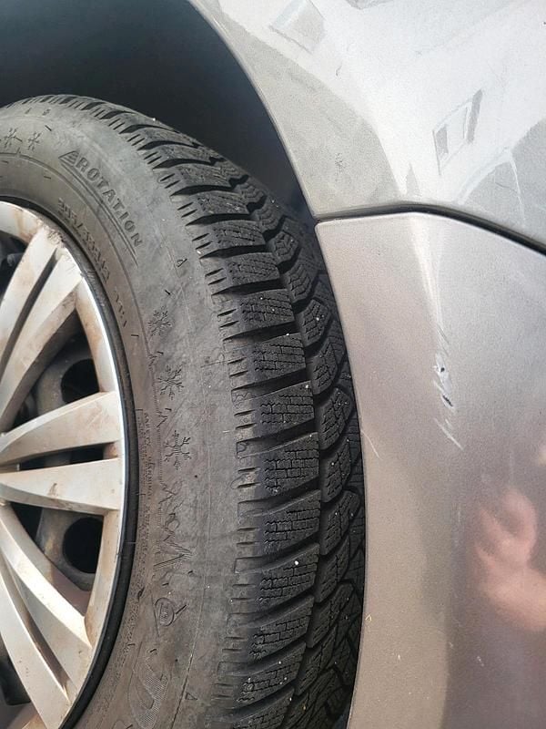 Gebraucht VW Touran 140 PS (102 kW) 2009 Braun Van / Kleinbus