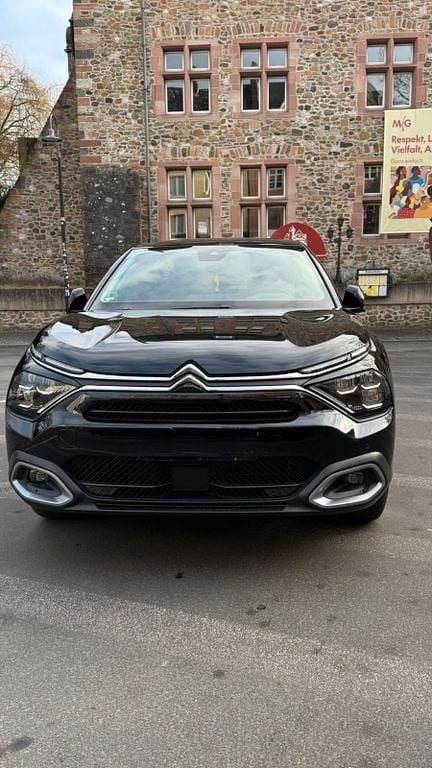 Schwarz Gebraucht 2024 Citroën C4 PureTech Limousine | 17.500 € (Superpreis) - Bild 1/4