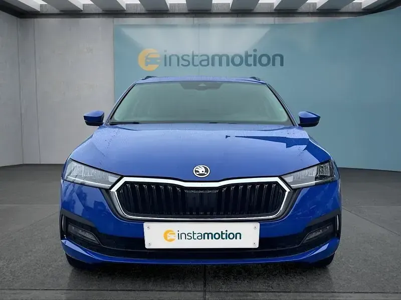 Używany Skoda Octavia 204 KM (150 kW) 2023 Niebieski Kombi