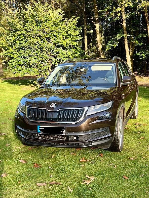 Braun Gebraucht 2017 Skoda Kodiaq Style SUV | 20.950 € (Fairer Preis) - Bild 1/4