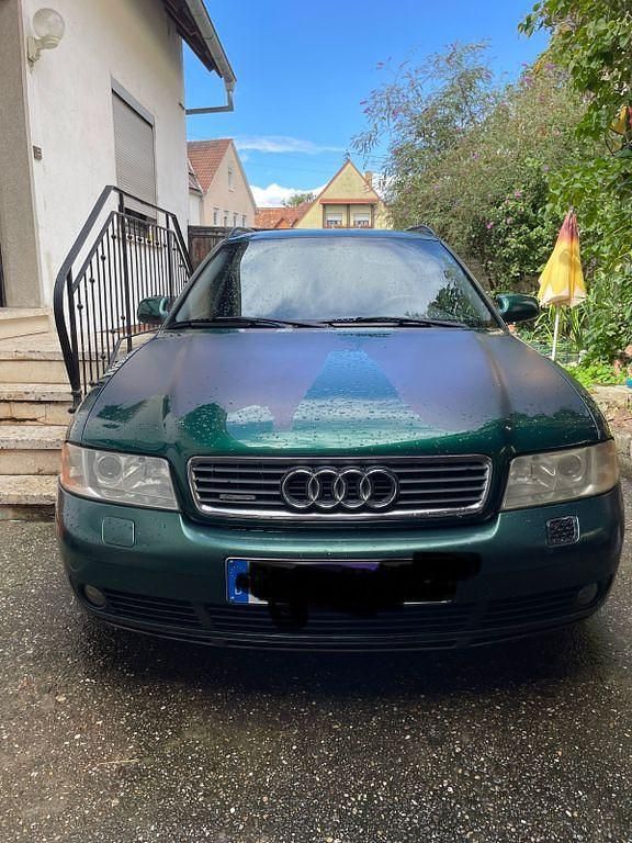 Grün Gebraucht 2001 Audi A4 Kombi | 2.400 € (Fairer Preis) - Bild 1/4