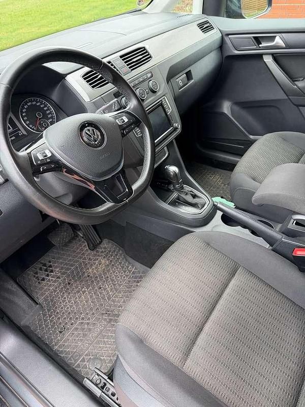 Gebraucht VW Caddy Highline 131 PS (96 kW) 2019 Grau Van / Kleinbus