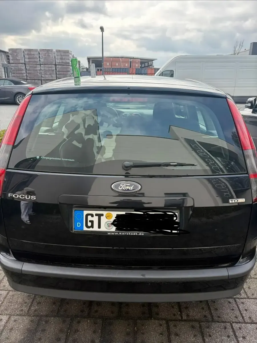 Usata Ford Focus 110 CV (80 kW) 2007 Nero Station wagon