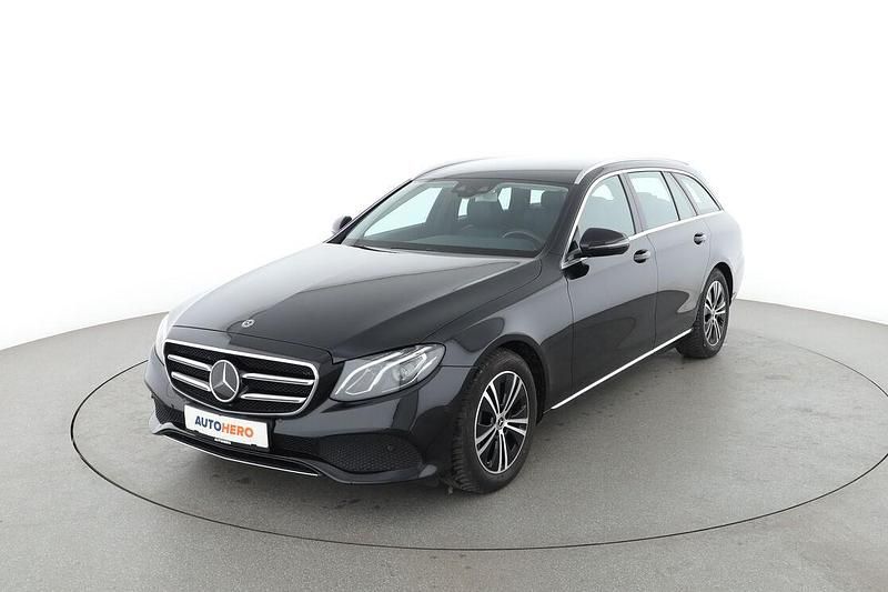 Schwarz Gebraucht 2019 Mercedes E220 Avantgarde Kombi | 27.490 € (Fairer Preis) - Bild 1/3