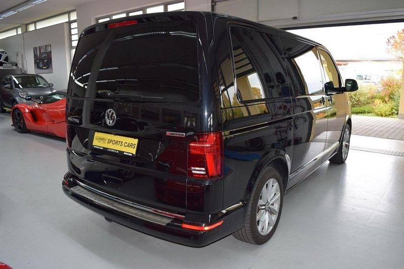 Second-hand VW Multivan Highline 199 CP (146 kW) 2020 Negru Monovolum