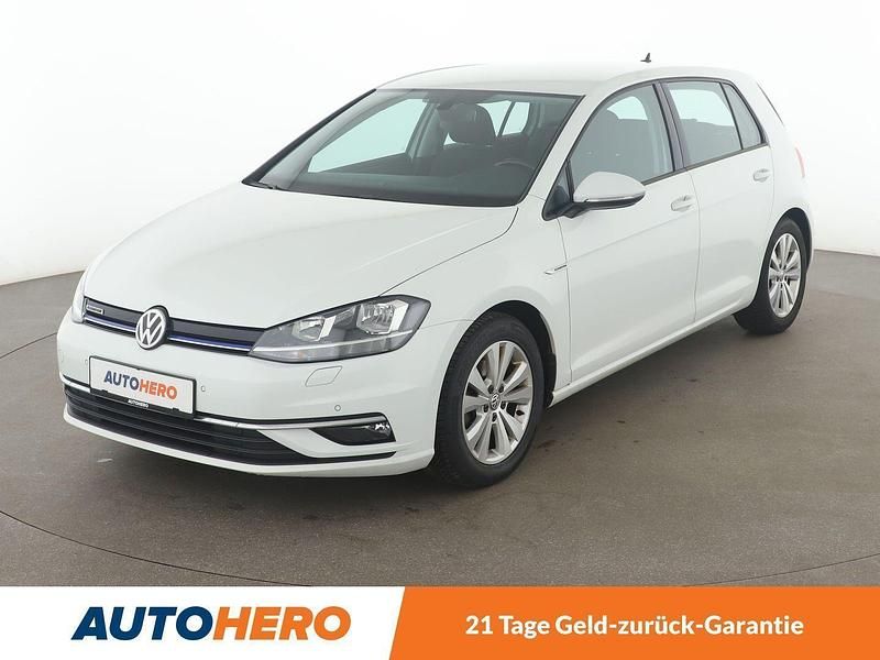 Weiß Gebraucht 2019 VW Golf VII Comfortline Limousine | 17.180 € (Guter Preis) - Bild 1/3