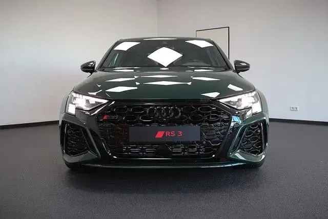 Gebraucht Audi RS3 Ambiente 400 PS (294 kW) 2023 Individuallackierungen audi exclusive Limousine