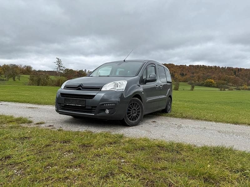 Braun Gebraucht 2018 Citroën Berlingo Van / Kleinbus | 11.900 € (Guter Preis) - Bild 1/4
