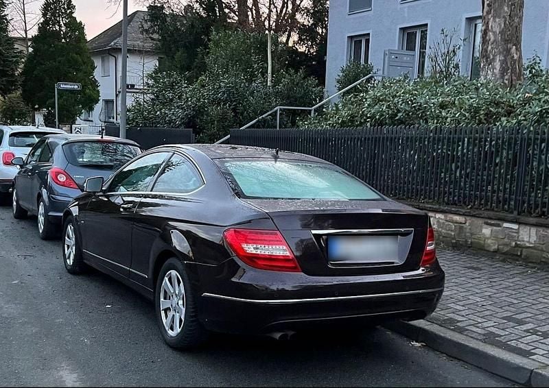 Gebraucht Mercedes C180 156 PS (114 kW) 2011 Braun Coupé