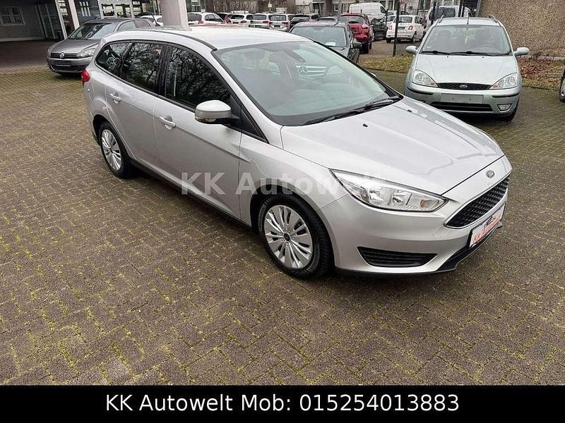 Gebraucht Ford Focus Trend 101 PS (74 kW) 2016 Polarsilber metallic Kombi