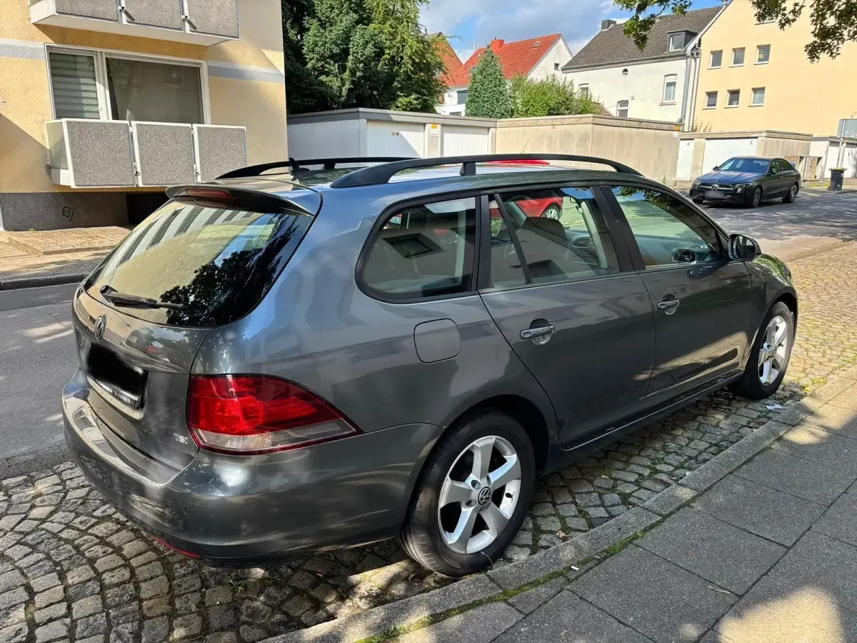 Gebraucht VW Golf VI 105 PS (77 kW) 2010 Grau Kleinwagen