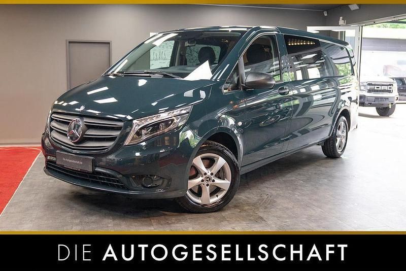 Granitgrün Gebraucht 2022 Mercedes Vito Van / Kleinbus | 45.990 € - Bild 1/2
