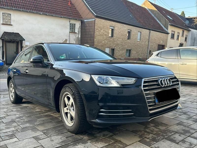 Gebraucht Audi A4 Design 150 PS (110 kW) 2017 Schwarz Kombi