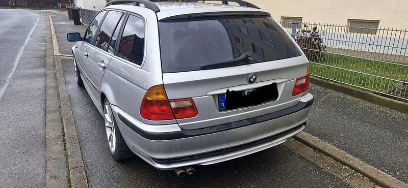 Gebraucht BMW 320 170 PS (125 kW) 2001 Silber Kombi