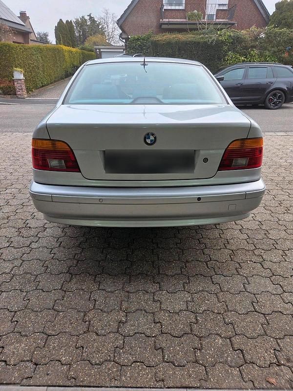Gebraucht BMW 525 192 PS (141 kW) 2001 Silber Limousine