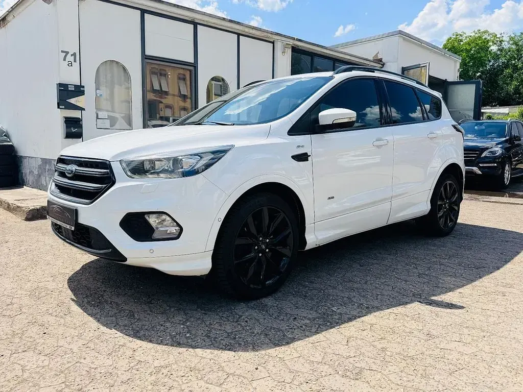 Gebraucht Ford Kuga ST-Line 150 PS (110 kW) 2017 Weiß SUV