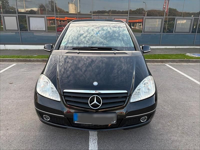 Schwarz Gebraucht 2009 Mercedes A180 Edition Limousine | 3.499 € (Teuer) - Bild 1/4