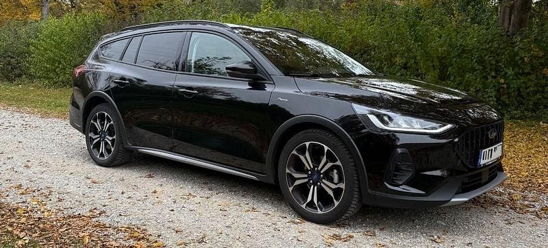 Gebraucht Ford Focus Active 155 PS (114 kW) 2023 Schwarz Limousine