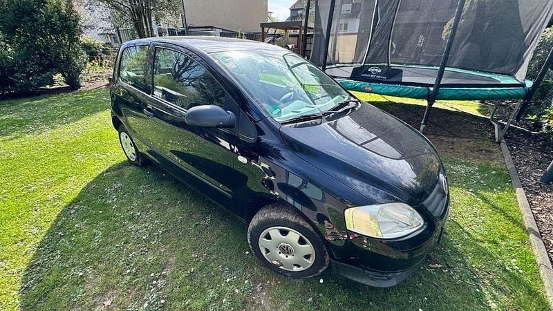 Gebraucht VW Fox 54 PS (39 kW) 2007 Schwarz Kleinwagen