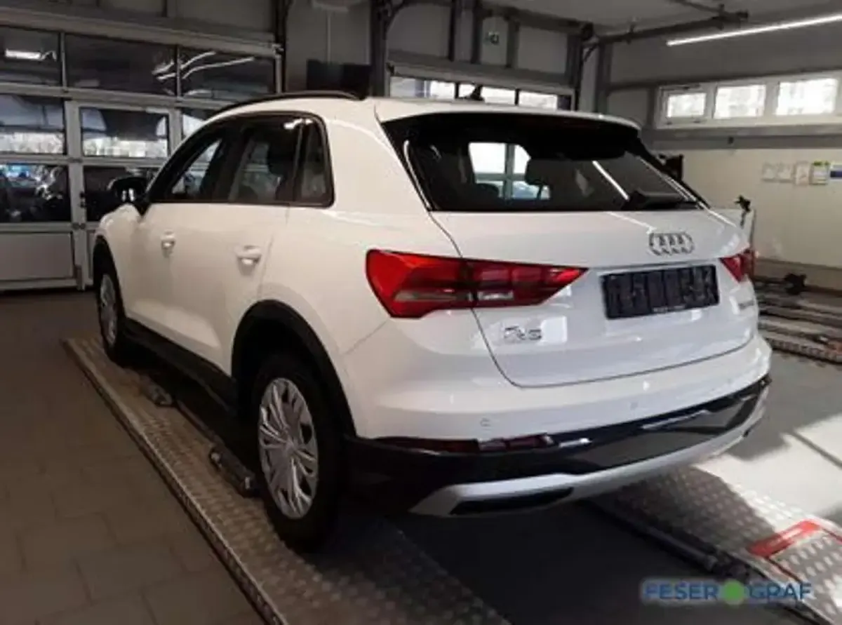 Second-hand Audi Q3 Advanced 150 CP (110 kW) 2023 Alb SUV