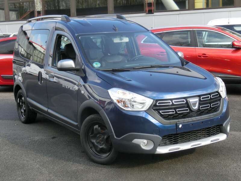 Blau Gebraucht 2017 Dacia Dokker Celebration Van | 7.990 € (Fairer Preis) - Bild 1/4