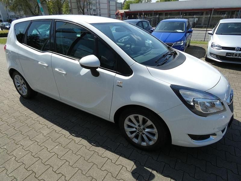 Second-hand Opel Meriva Active 120 CP (88 kW) 2017 Alb Monovolum