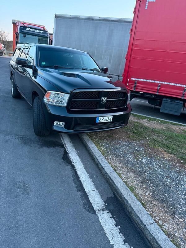 Schwarz Gebraucht 2012 Dodge Ram Abholung | 15.000 € (Guter Preis) - Bild 1/4