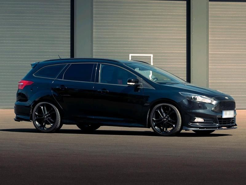 Usata Ford Focus ST 250 CV (183 kW) 2017 Nero Station wagon