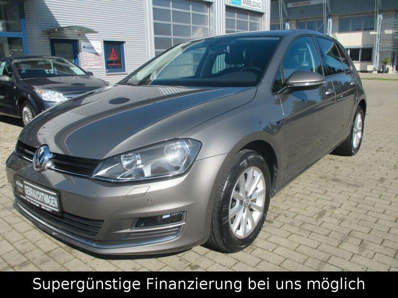 Grau Gebraucht 2015 VW Golf VII LOUNGE Limousine | 13.890 € (Etwas zu teuer) - Bild 1/4