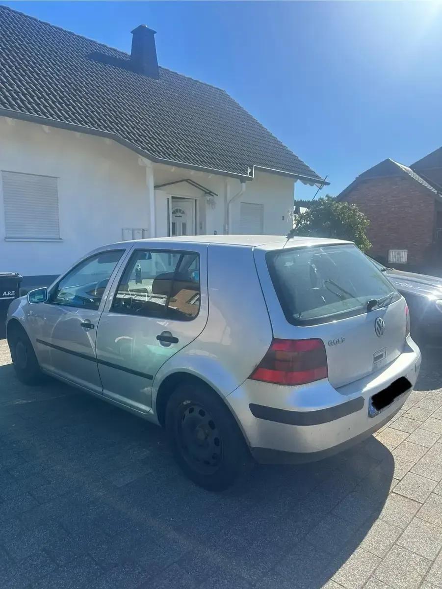 Usata VW Golf IV 75 CV (55 kW) 2004 Nero Utilitaria