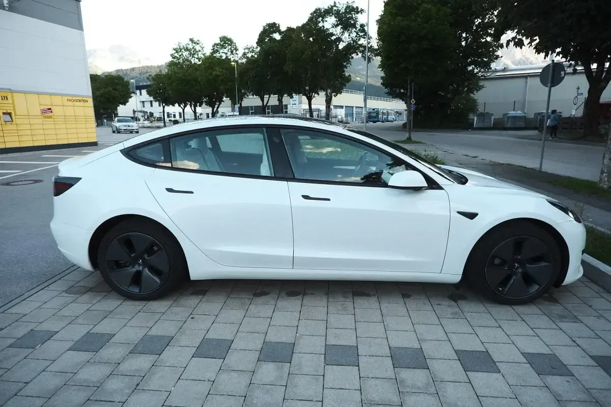 Gebraucht Tesla Model 3 239 kW (325 PS) 2021 Weiß Limousine