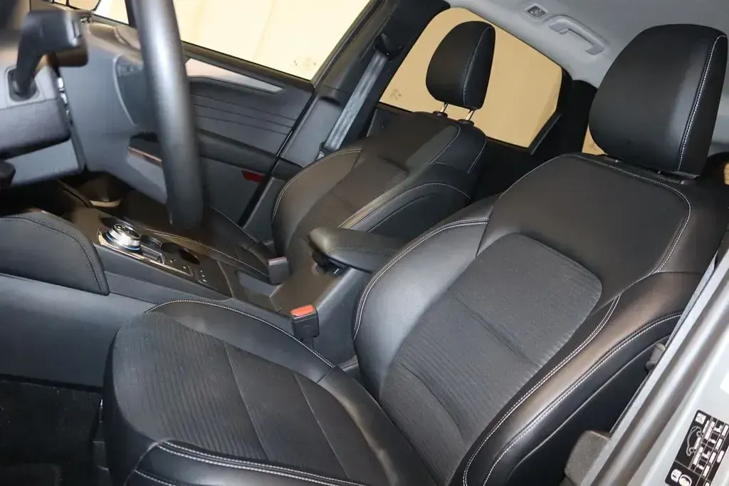 Gebraucht Ford Kuga Titanium X 190 PS (139 kW) 2023 Silber SUV