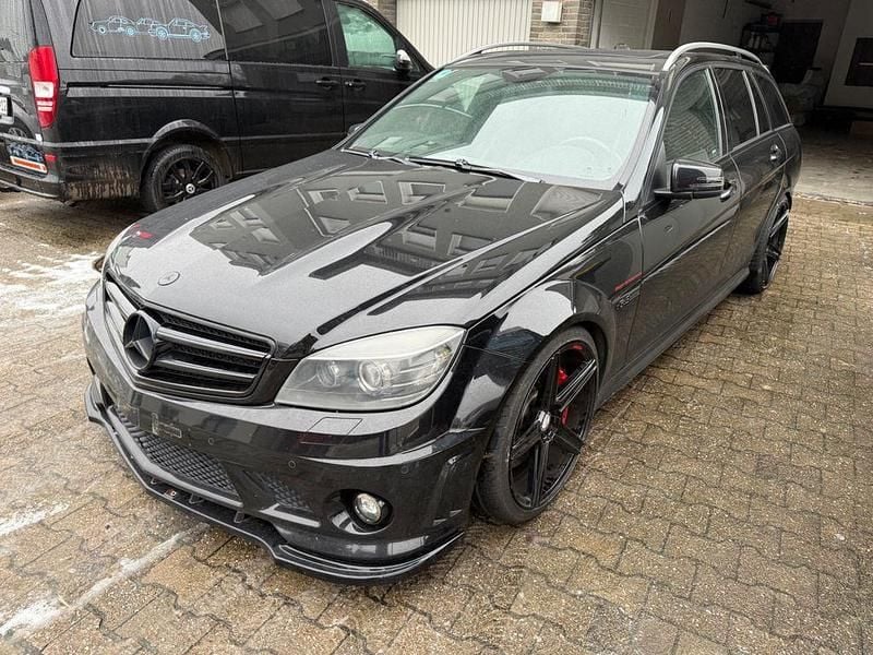 Schwarz Gebraucht 2011 Mercedes C63 AMG AMG Limousine | 27.900 € (Superpreis) - Bild 1/4