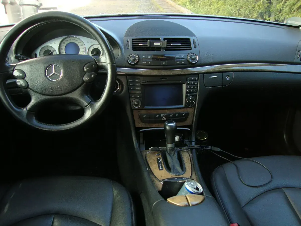 Gebraucht Mercedes E320 224 PS (164 kW) 2008 Silber Limousine