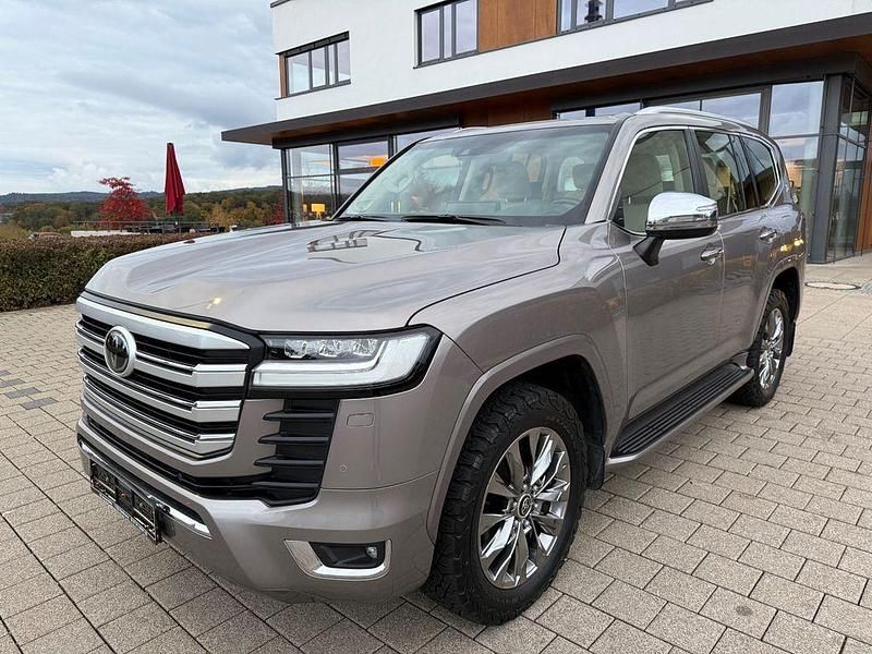 Braun Gebraucht 2021 Toyota Land Cruiser Anniversary SUV | 108.000 € - Bild 1/4