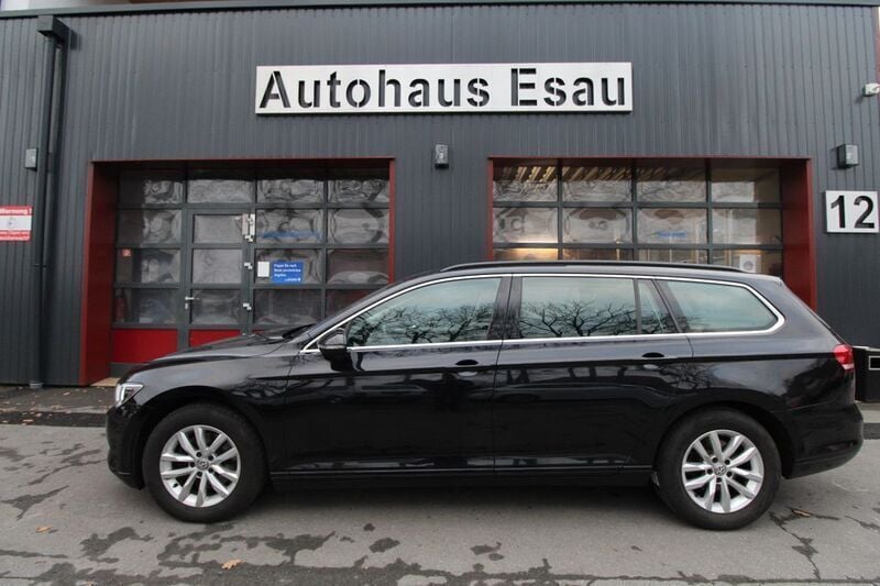 Schwarz Gebraucht 2018 VW Passat Comfortline Kombi | 11.950 € (Fairer Preis) - Bild 1/4
