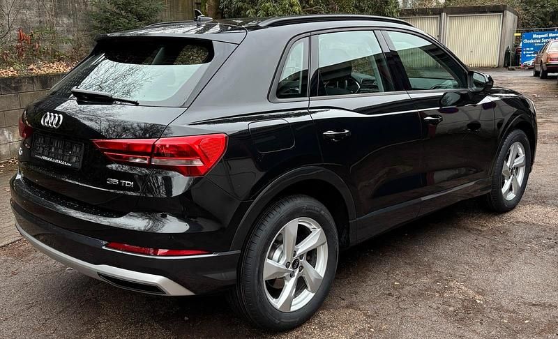 Gebraucht Audi Q3 Advanced Plus 150 PS (110 kW) 2022 Schwarz SUV