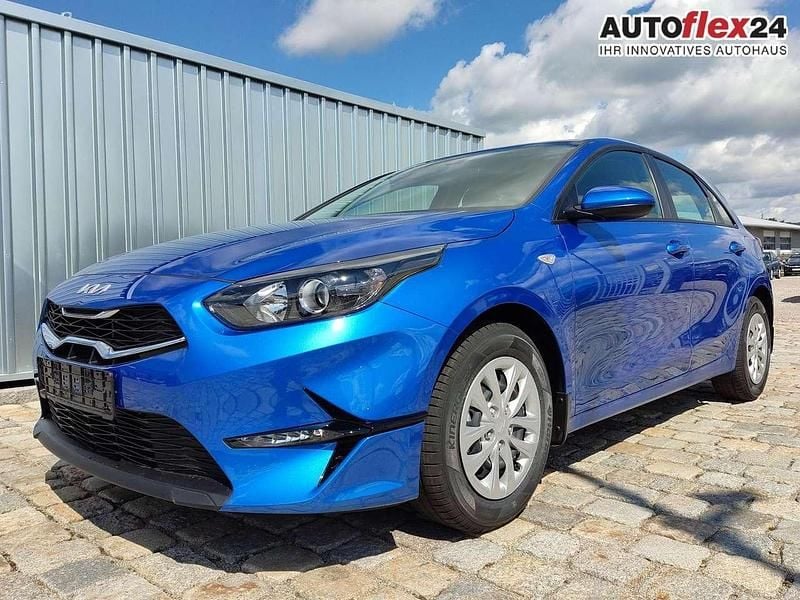 Blue flame metallic Neu 2025 Kia Ceed Best Limousine | 23.150 € (Fairer Preis) - Bild 1/4