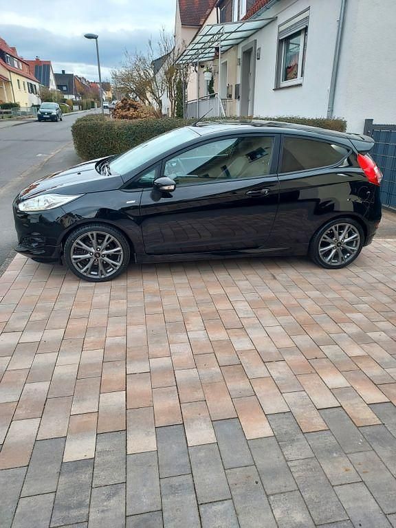 Gebraucht Ford Fiesta ST-Line 101 PS (74 kW) 2016 Schwarz Kleinwagen