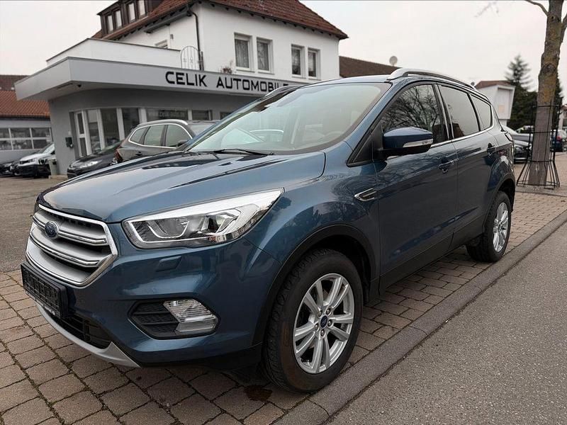 Blau Gebraucht 2018 Ford Kuga Cool & Connect SUV | 9.990 € (Superpreis) - Bild 1/4