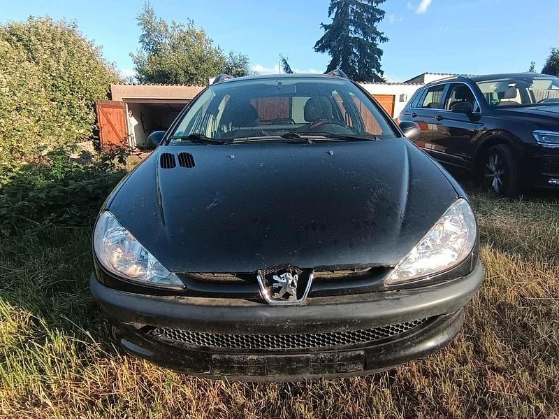 Schwarz Gebraucht 2004 Peugeot 206 Kombi | 540 € (Guter Preis) - Bild 1/4