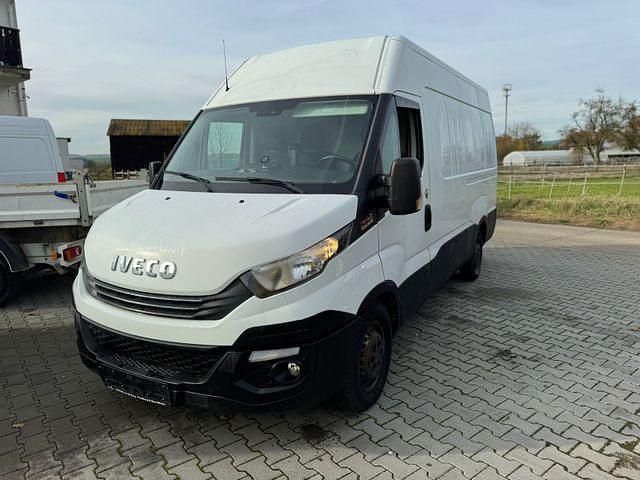 Gebraucht Iveco Daily 156 PS (114 kW) 2018 Weiß Van / Kleinbus