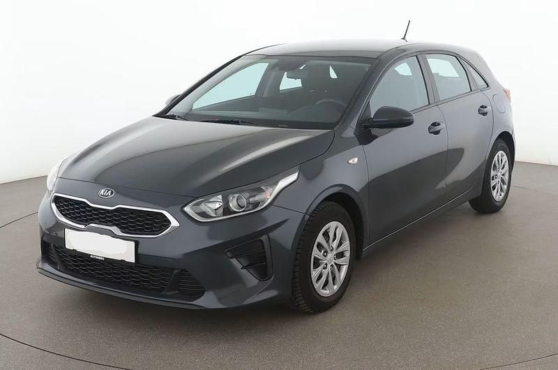 Grau Gebraucht 2020 Kia Ceed Edition 7 Kleinwagen | 13.850 € (Fairer Preis) - Bild 1/4