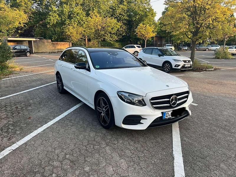 Weiß Gebraucht 2019 Mercedes E400 Kombi | 23.900 € (Fairer Preis) - Bild 1/4